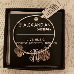 ✨NWT✨Alex and Ani bracelet